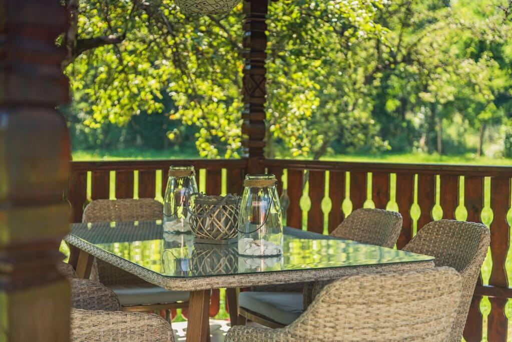 Horace Guesthouse Pool & Hot Tub & Bikes & River Dejani 外观 照片