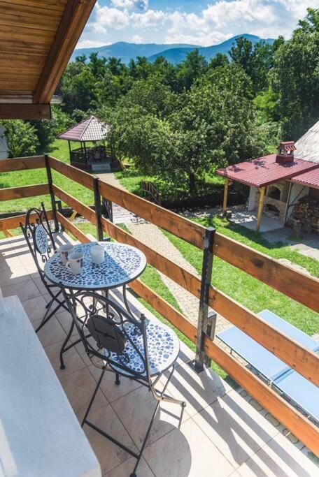Horace Guesthouse Pool & Hot Tub & Bikes & River Dejani 外观 照片