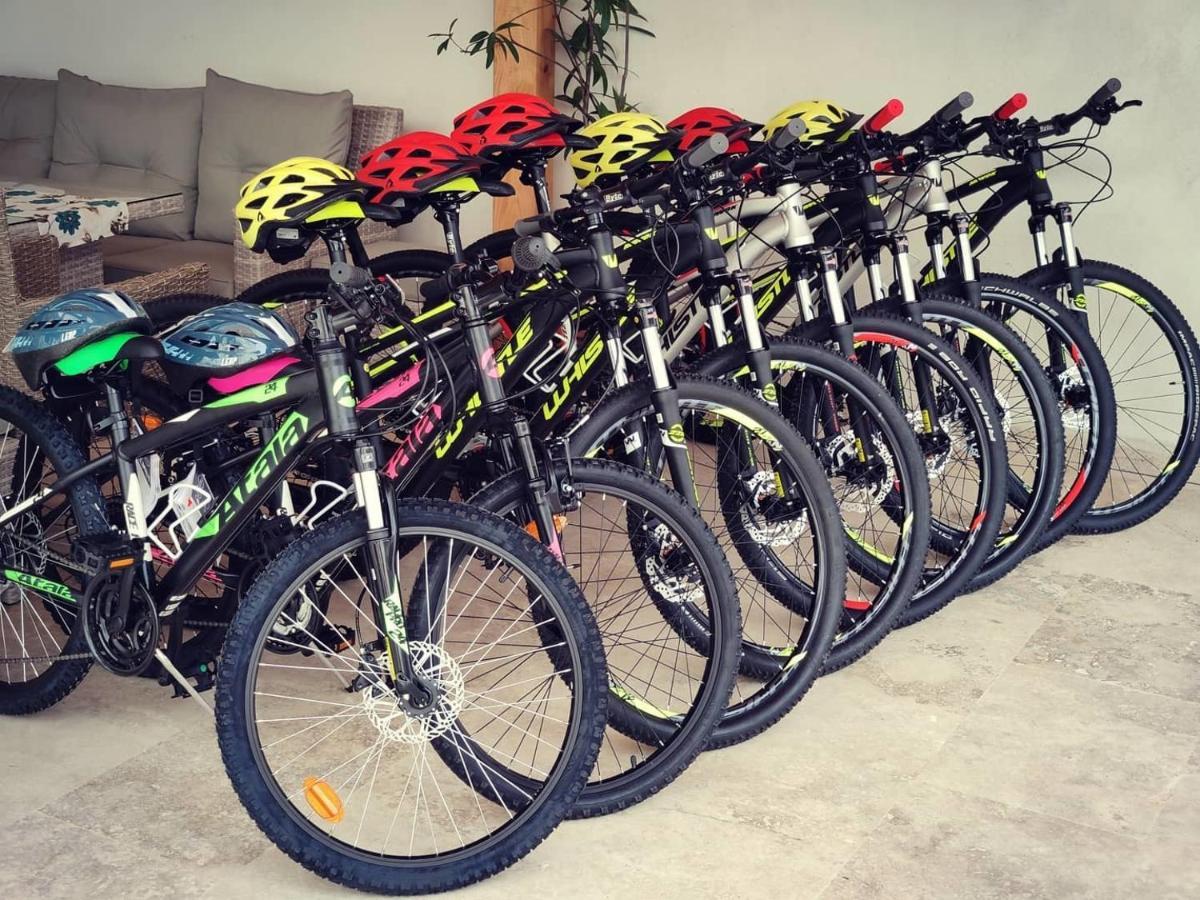 Horace Guesthouse Pool & Hot Tub & Bikes & River Dejani 外观 照片
