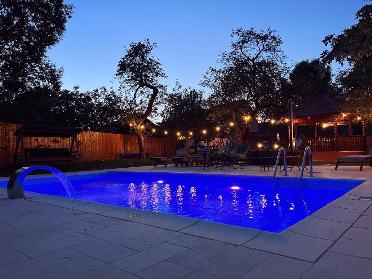 Horace Guesthouse Pool & Hot Tub & Bikes & River Dejani 外观 照片