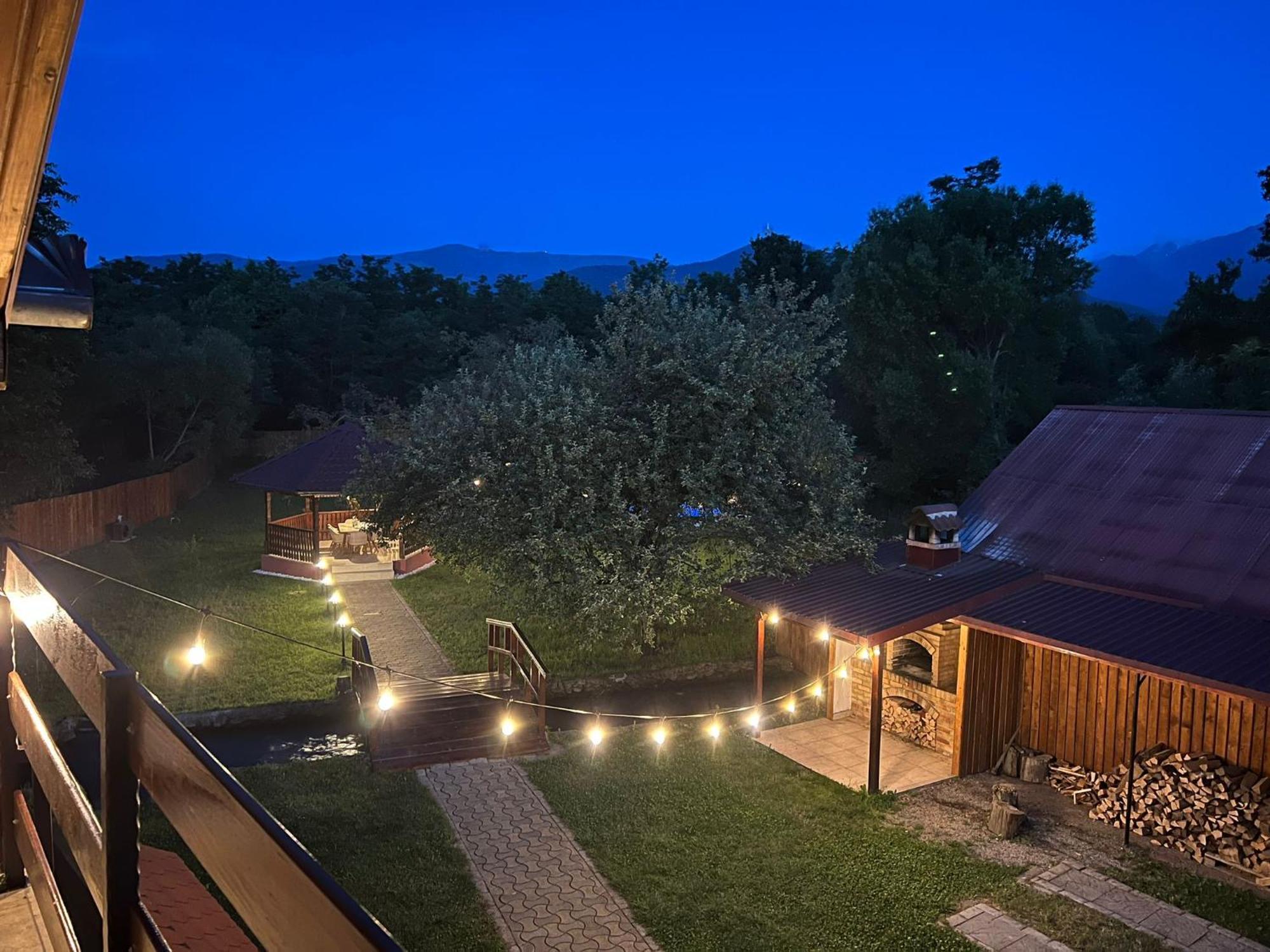 Horace Guesthouse Pool & Hot Tub & Bikes & River Dejani 外观 照片