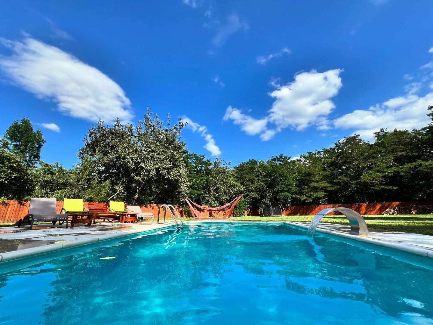 Horace Guesthouse Pool & Hot Tub & Bikes & River Dejani 外观 照片